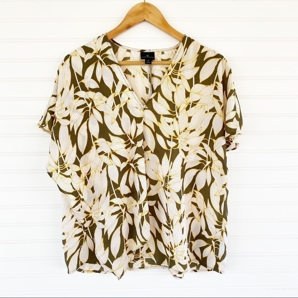 Worthington Blouse Size M Green White Gold Leaf Print V-Neck Draped Front Top